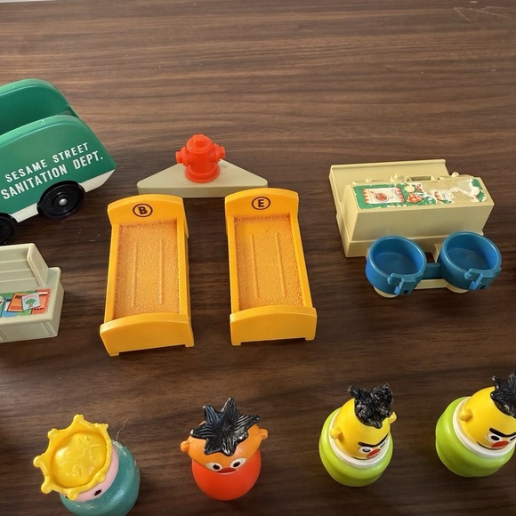 VTG Fisher Price Sesame Street Toys Little People Play Family Lot Wood Muppets - Picture 6 of 12